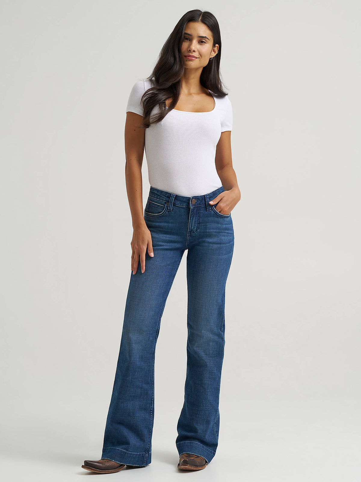 Wrangler Women's Retro Mae Mid-Rise Trouser Jeans in Sophia, full-length front view