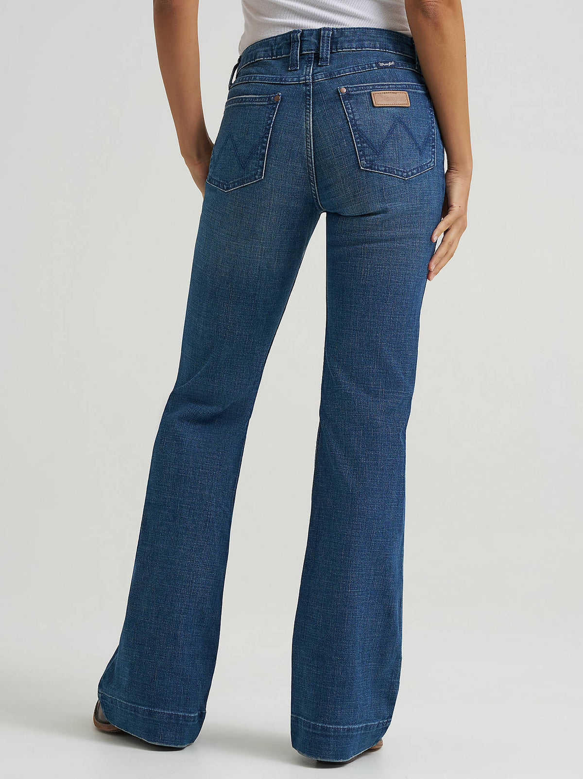 Wrangler Women's Retro Mae Mid-Rise Trouser Jeans in Sophia, back view