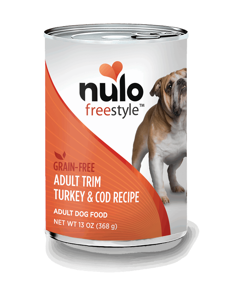 A 13-ounce can of Nulo Freestyle grain-free adult trim turkey and cod recipe dog food.